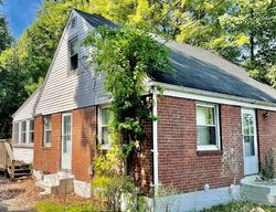 Pre-foreclosure in  ROLFE ST Hamden, CT 06517