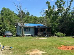 Pre-foreclosure in  WILEY LN Mc David, FL 32568