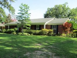 Pre-foreclosure Listing in PINEWOOD DR GREENVILLE, MS 38701