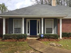 Pre-foreclosure in  EASTWOOD CIR Florence, MS 39073