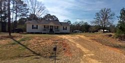 Pre-foreclosure Listing in ROBERTS RD CARTHAGE, MS 39051