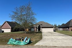 Pre-foreclosure in  MONTROSE SOUTH DR Denham Springs, LA 70726