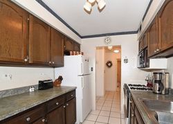 Pre-foreclosure in  N TOWER RD UNIT 9E Oak Brook, IL 60523