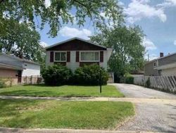 Pre-foreclosure in  MARSHFIELD AVE Markham, IL 60428