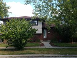 Pre-foreclosure in  CLIFTON PARK AVE Midlothian, IL 60445
