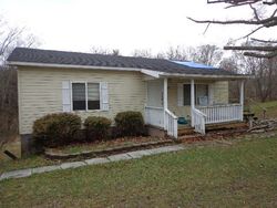 Pre-foreclosure Listing in MCKNIGHT ST ASHLAND, KY 41102
