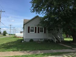 Pre-foreclosure in  E 6TH NORTH ST Mount Olive, IL 62069