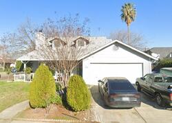 Pre-foreclosure in  FINCH RUN Lodi, CA 95240