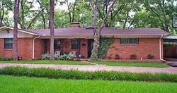 Pre-foreclosure in  SOUTHWOOD BLVD Arlington, TX 76013