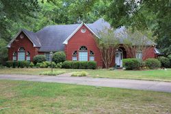 Pre-foreclosure in  HIGHLAND PARK DR Tupelo, MS 38801
