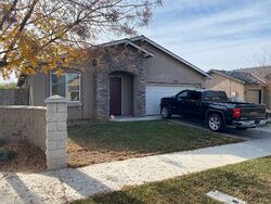 Pre-foreclosure in  MAPLE VALLEY WAY Lindsay, CA 93247