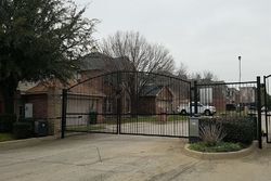 Pre-foreclosure in  GLENGATE DR Arlington, TX 76016