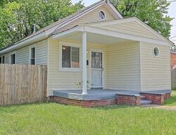 Pre-foreclosure in  W KELLY AVE Hampton, VA 23663