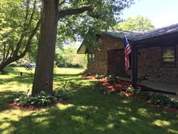 Pre-foreclosure in  PARK ER WOODS DR Rockford, IL 61102