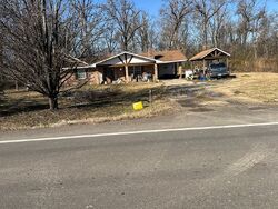 Pre-foreclosure in  MAGNOLIA DR Rayville, LA 71269
