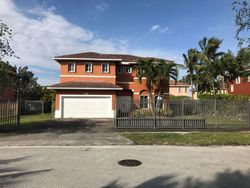 Pre-foreclosure in  SW 32ND LN Miami, FL 33185