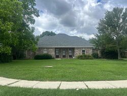 Pre-foreclosure in  BRIDGES DR N Daphne, AL 36526