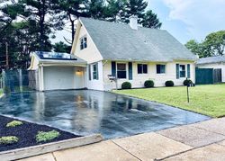 Pre-foreclosure in  SHERWOOD LN Willingboro, NJ 08046