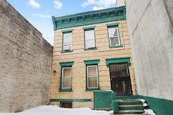 Pre-foreclosure in  BERGEN ST Brooklyn, NY 11233