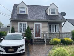 Pre-foreclosure in  HEMPSTEAD BLVD Uniondale, NY 11553