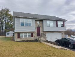 Pre-foreclosure in  HOPE ST Easton, PA 18040