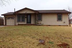 Pre-foreclosure in  PARKVIEW PL Elk City, OK 73644