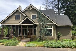 Pre-foreclosure in  SW REIN RD Sherwood, OR 97140