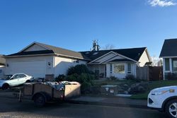 Pre-foreclosure in  HOMESTEAD PL Molalla, OR 97038