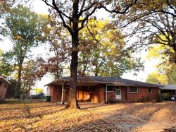 Pre-foreclosure in  WINDAMERE DR Little Rock, AR 72209