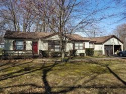 Pre-foreclosure in  COUNTRYSIDE LN Fairview Heights, IL 62208