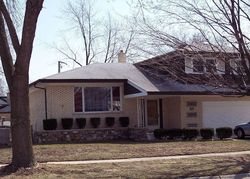 Pre-foreclosure in  LOREL AVE Oak Lawn, IL 60453