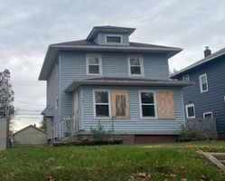 Pre-foreclosure in  SPRING ST Fort Wayne, IN 46808