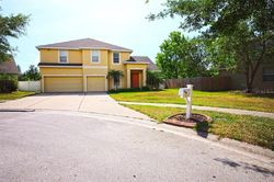 Pre-foreclosure in  RIVERWOOD OAKS DR Riverview, FL 33578