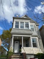 Pre-foreclosure in  COURT ST Elizabeth, NJ 07206