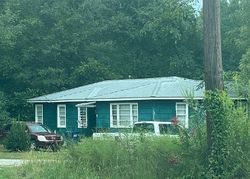 Pre-foreclosure in  WAYSIDE DR Anniston, AL 36201