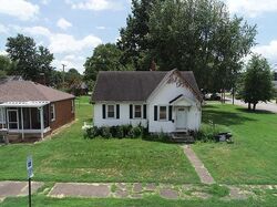 Pre-foreclosure in  OLIVE ST Evansville, IN 47714