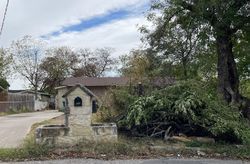 Pre-foreclosure in  ORIOLE LN San Antonio, TX 78228