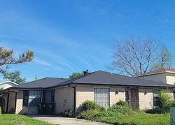 Pre-foreclosure in  LOMOND RD New Orleans, LA 70127