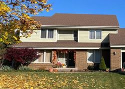 Pre-foreclosure Listing in WOODSPUR DR COMMERCE TOWNSHIP, MI 48382
