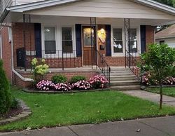 Pre-foreclosure in  W CHICAGO AVE Pontiac, MI 48340