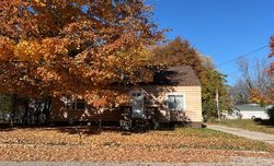 Pre-foreclosure Listing in W 4TH ST SCOTTVILLE, MI 49454