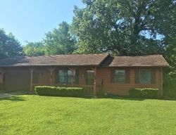 Pre-foreclosure in  COUNTRY LN Troy, IL 62294