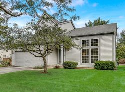 Pre-foreclosure in  GOLFVIEW DR Gurnee, IL 60031