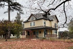 Pre-foreclosure in  N EVERGREEN AVE Chanute, KS 66720
