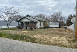 Pre-foreclosure Listing in E SYCAMORE ST COLUMBUS, KS 66725