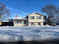 Pre-foreclosure in  NE BEL AIRE RD Ankeny, IA 50021