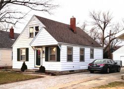 Pre-foreclosure in  CHARLOTTE AVE Fort Wayne, IN 46805