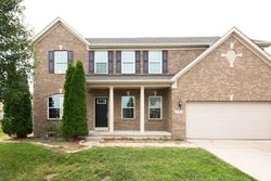 Pre-foreclosure in  SUNNYVALLE DR Bargersville, IN 46106