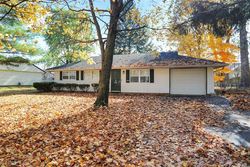 Pre-foreclosure in  ROLLING HILL RD Greenwood, IN 46142