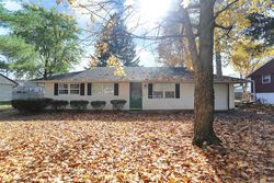 Pre-foreclosure in  ROLLING HILL RD Greenwood, IN 46142